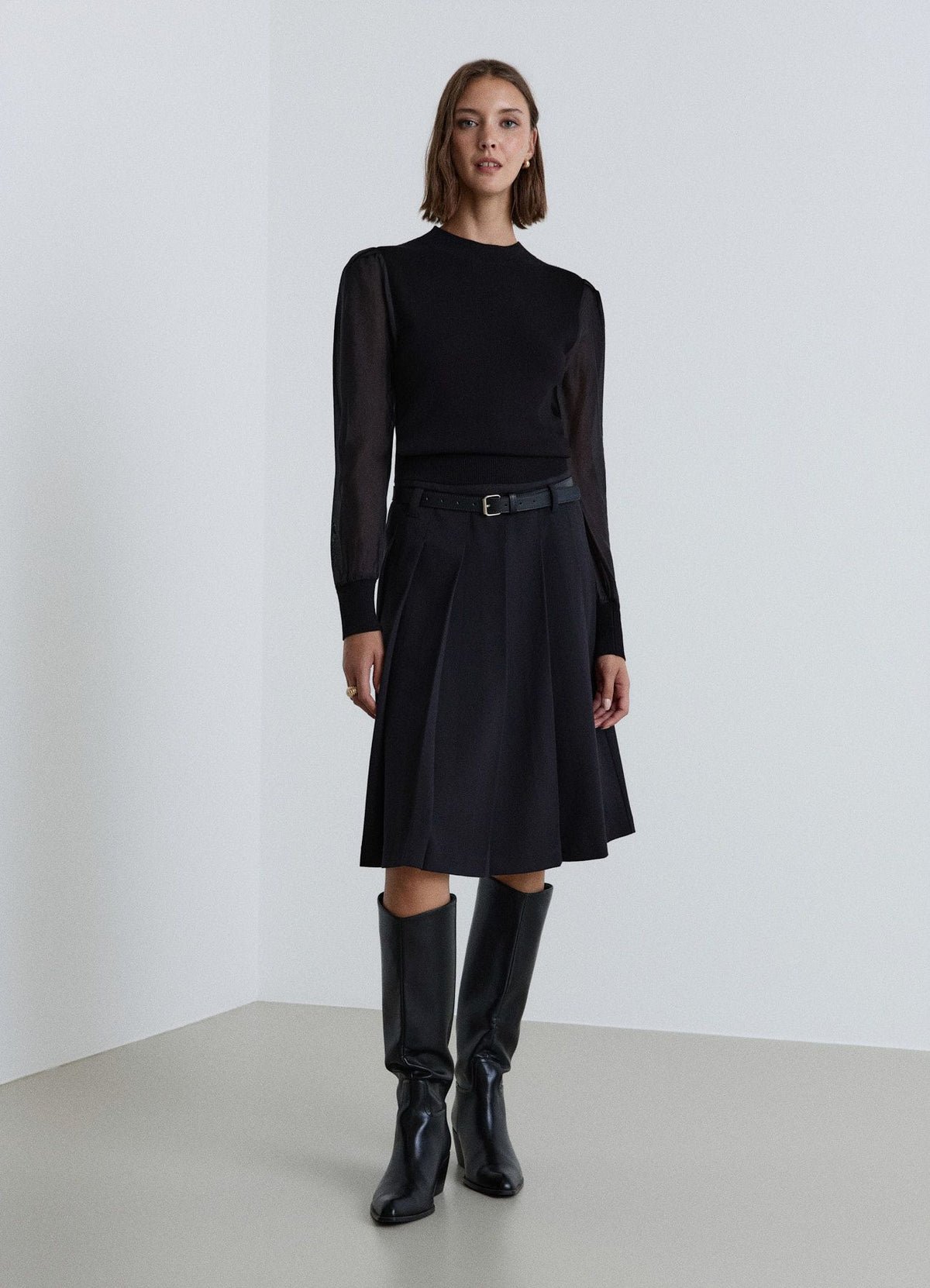 Two-tone top with organza-effect sleeves