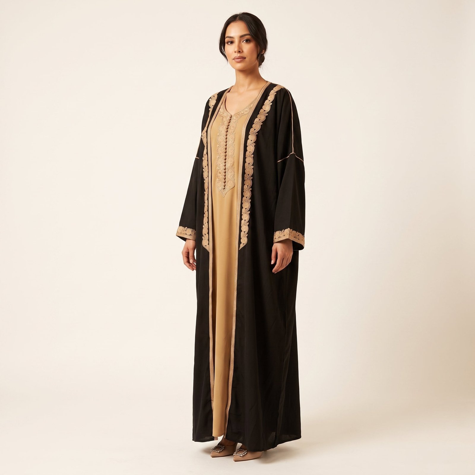 Ensemble kimono noir et robe camel doré
