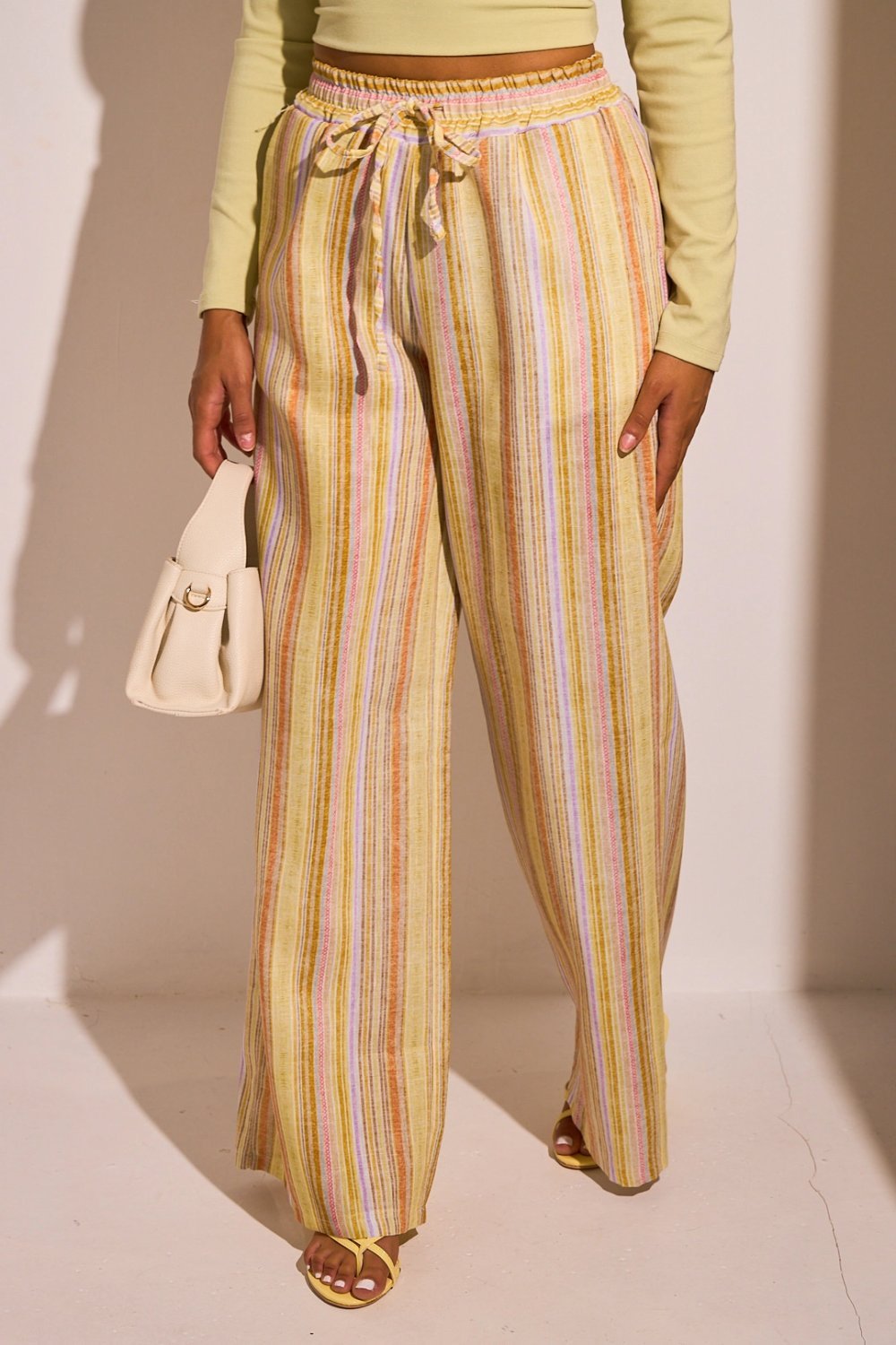 Pantalon fluide à rayures multicolores jaune