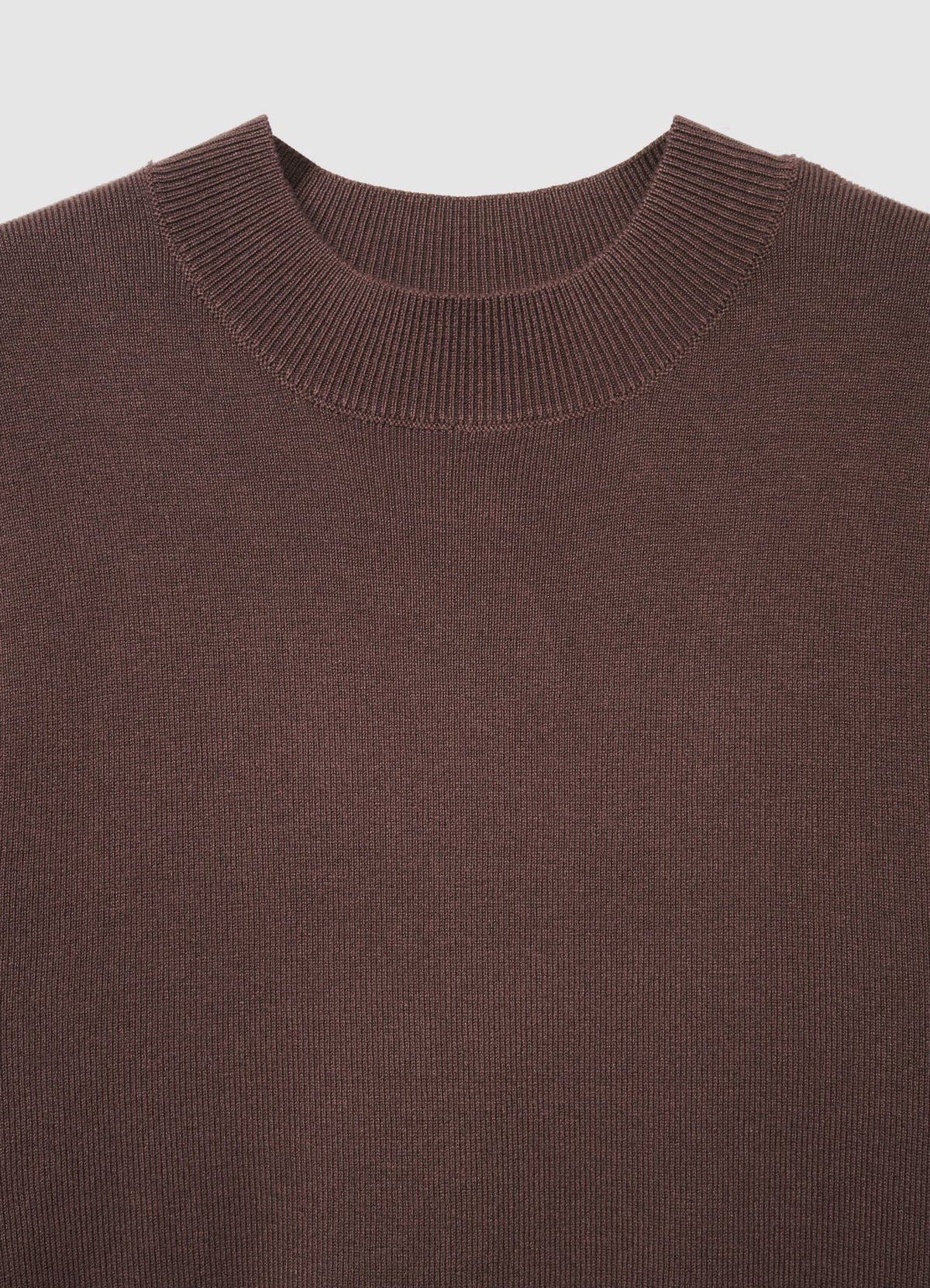 Top with long lace sleeves