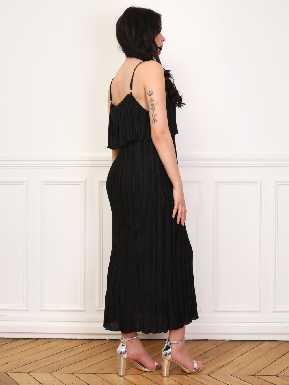 Robe twila plissée b col carré b volants k7la