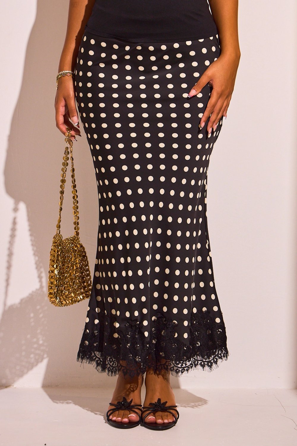Jupe longue évasée à pois et dentelle noire