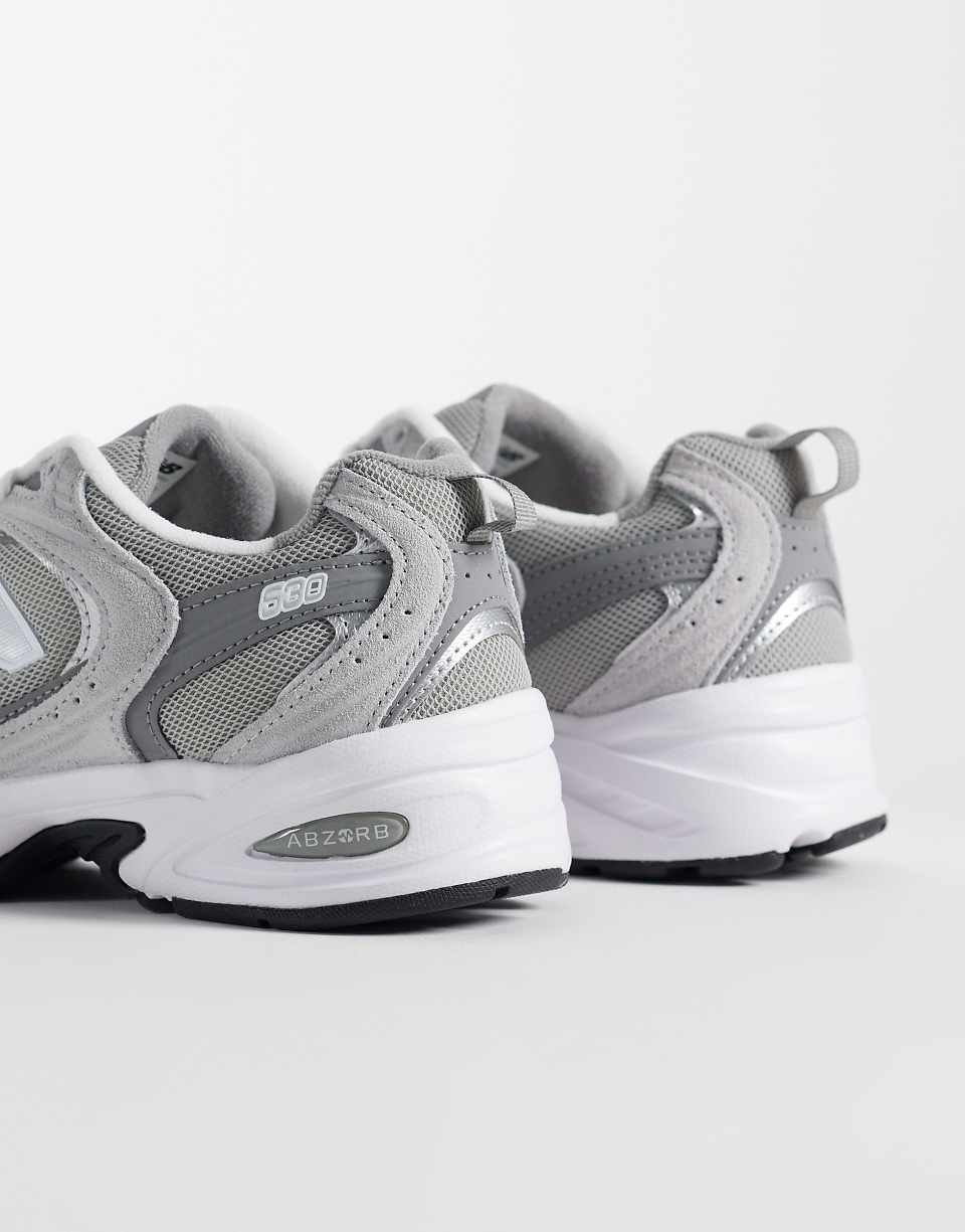 Baskets 530 grises