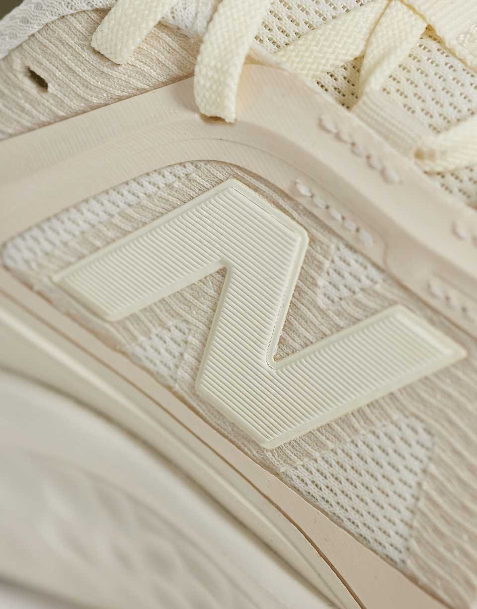 Arishi women's running trainers - Off-white