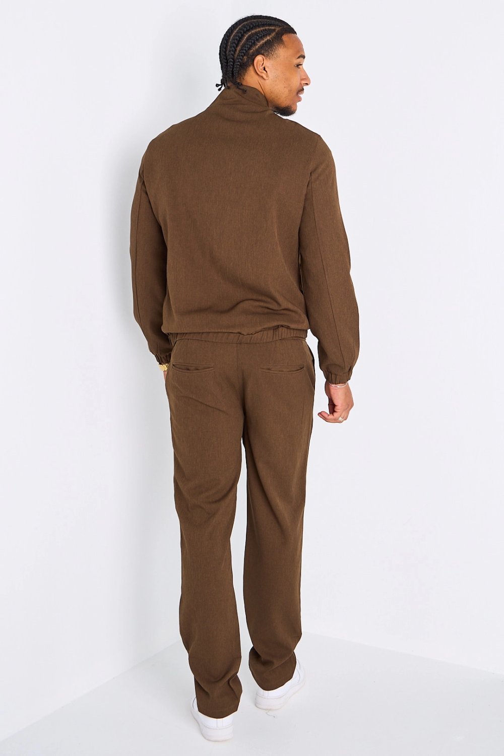 Brown lightweight jacket and straight trousers set
