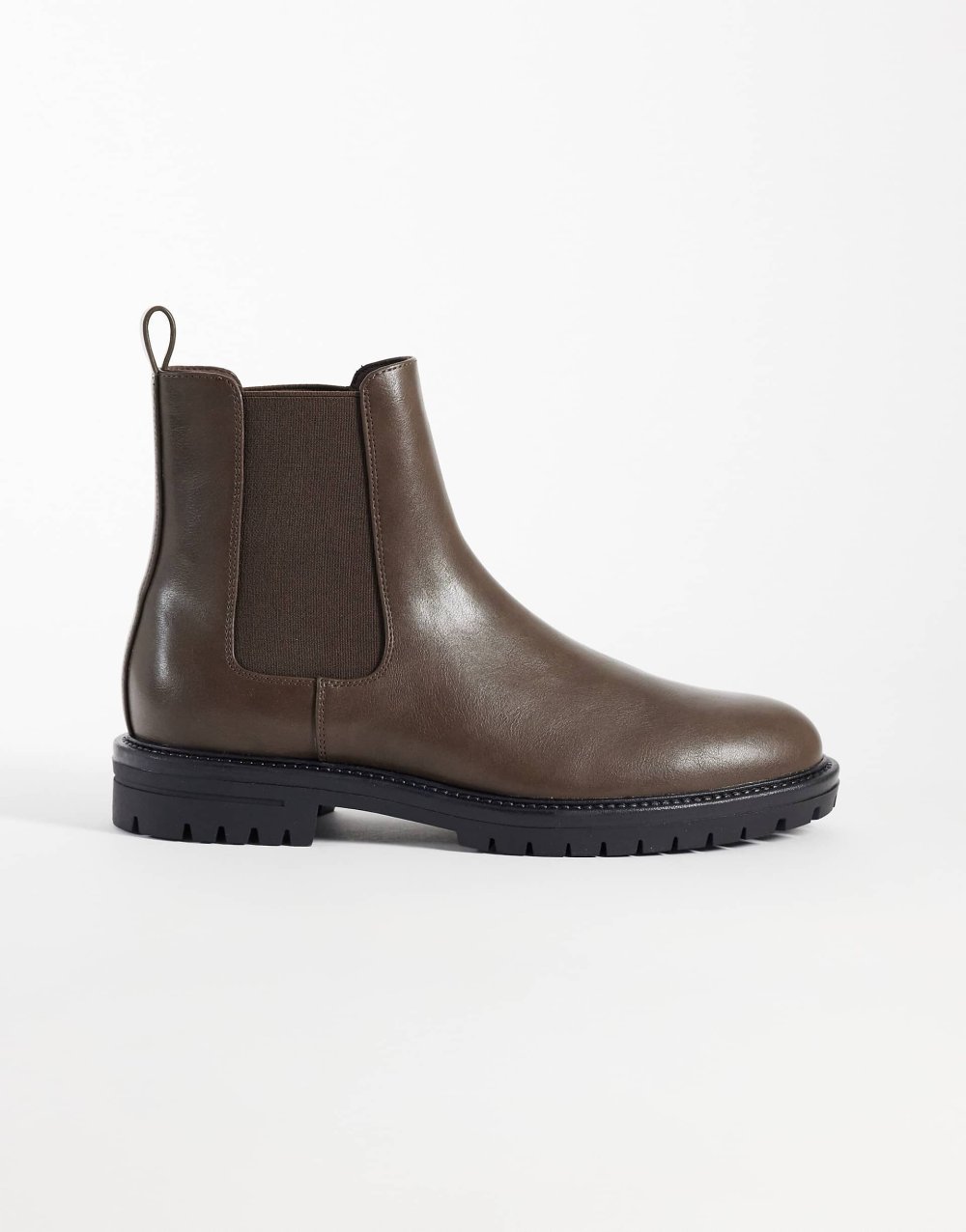 Chelsea boots with cleated sole in brown