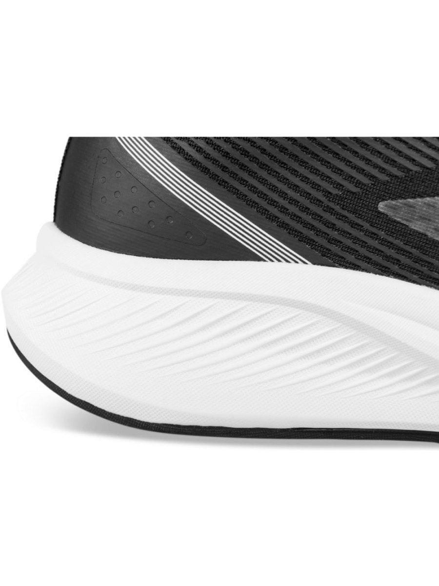 Baskets running semelle blanche noires