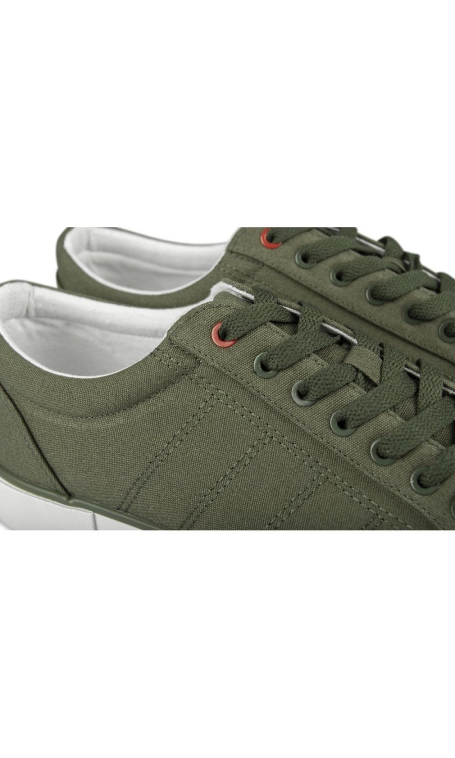 Baskets dyal toile b khiyata bayna kaki