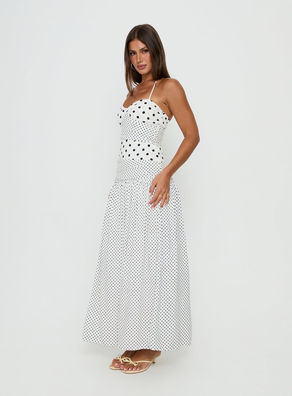 Robe longue à pois col licou torsadé
