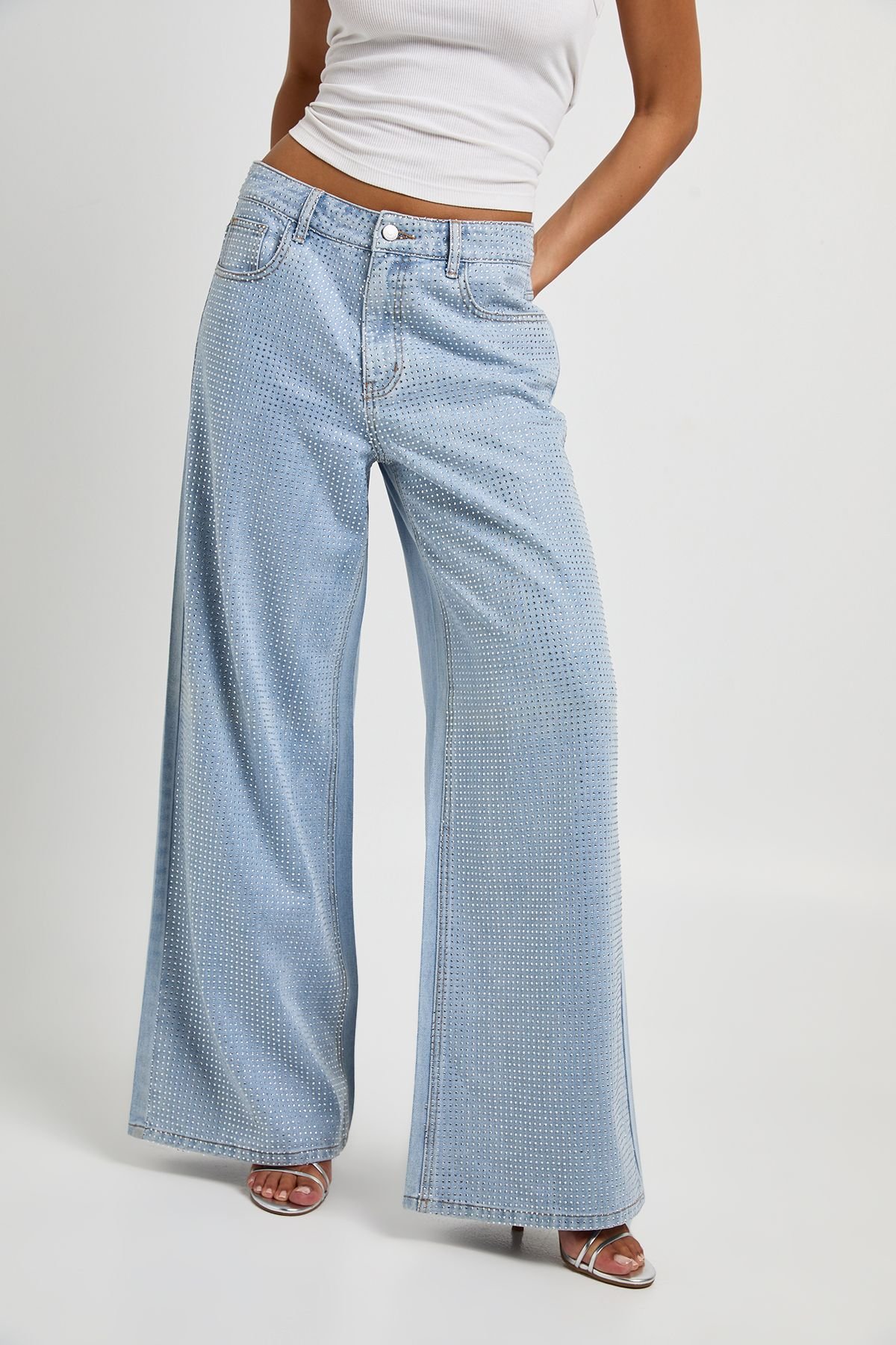 Jean large taille haute embelli de strass