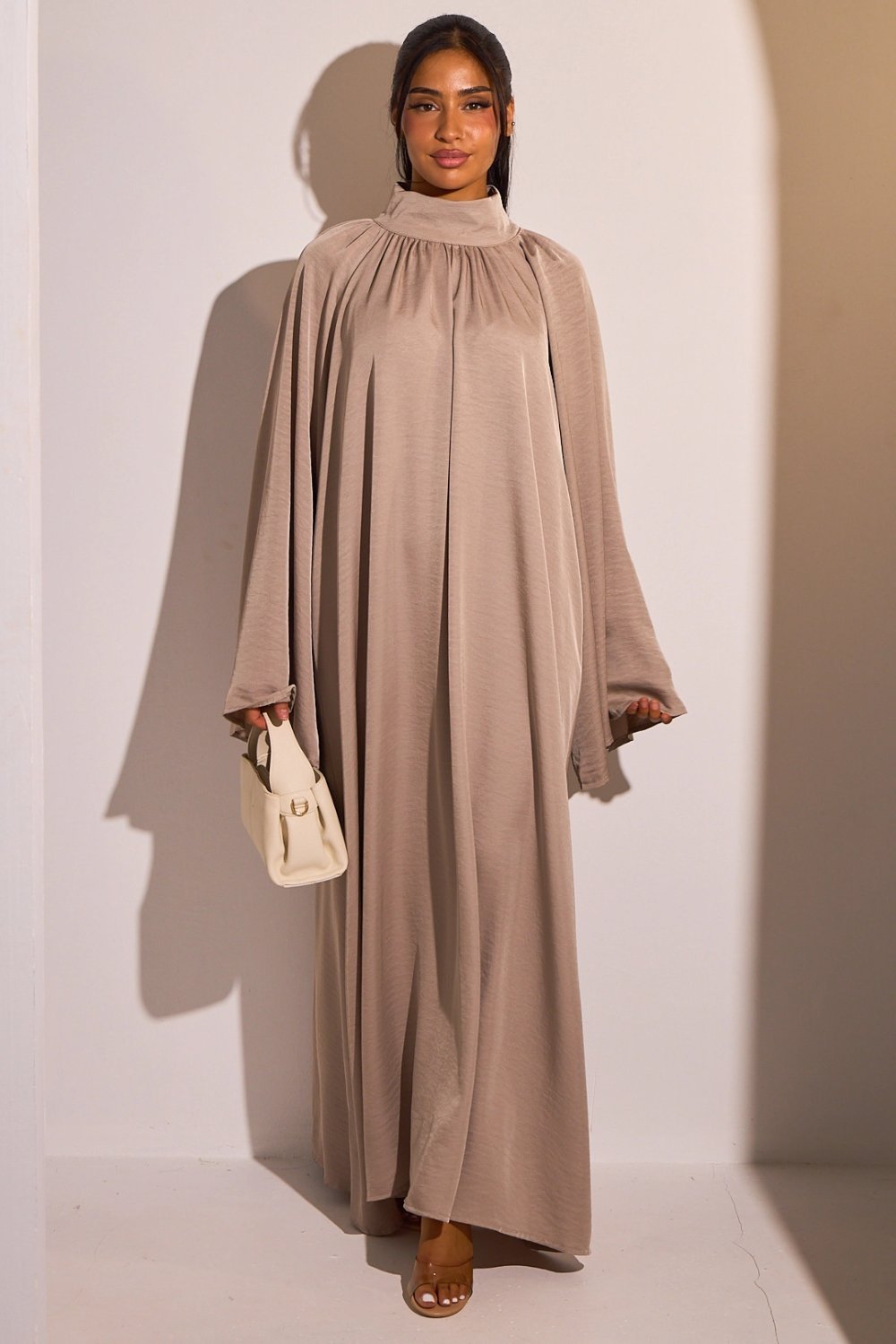 Abaya unie à col montant taupe