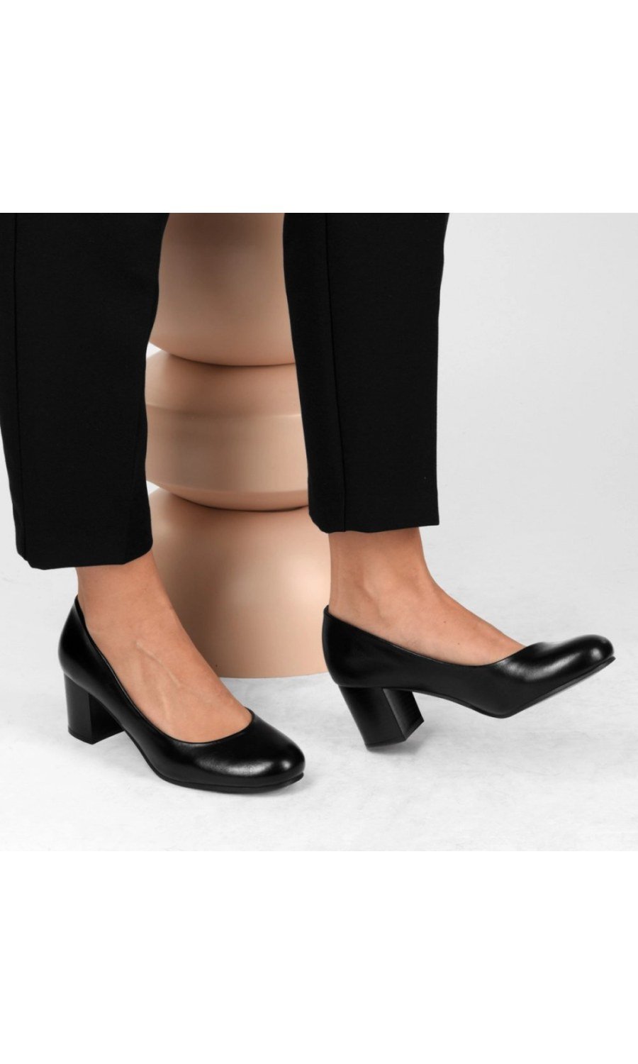 Black round-toe block-heel pumps