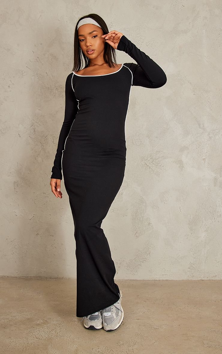 Robe longue sculptante à liseré contrasté