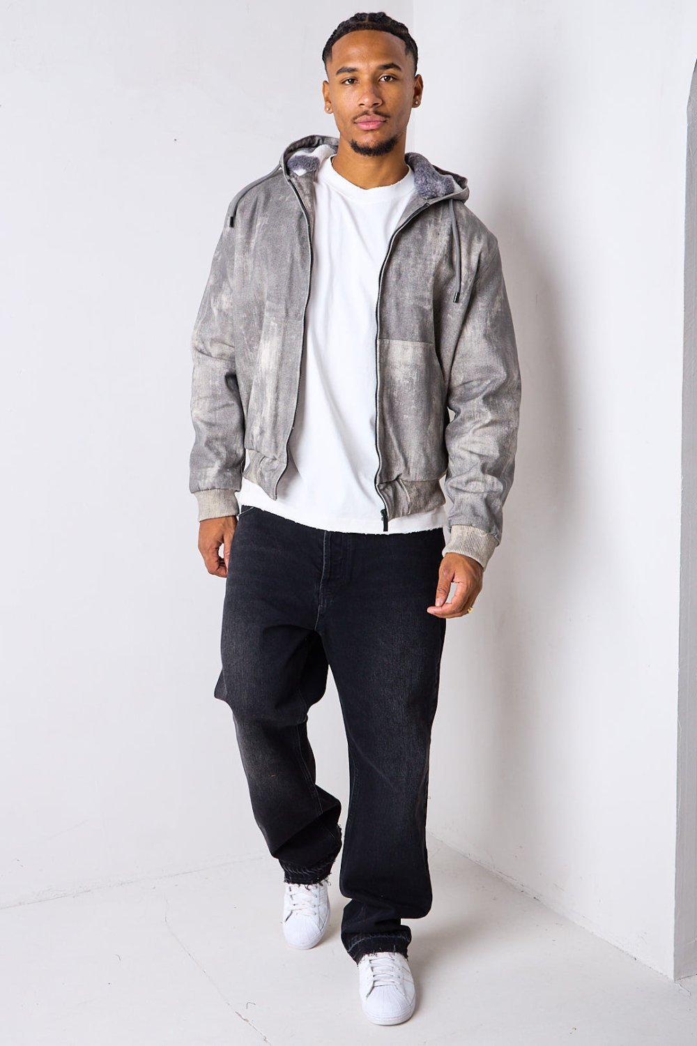 Manteau court délavé doublé fausse fourrure gris