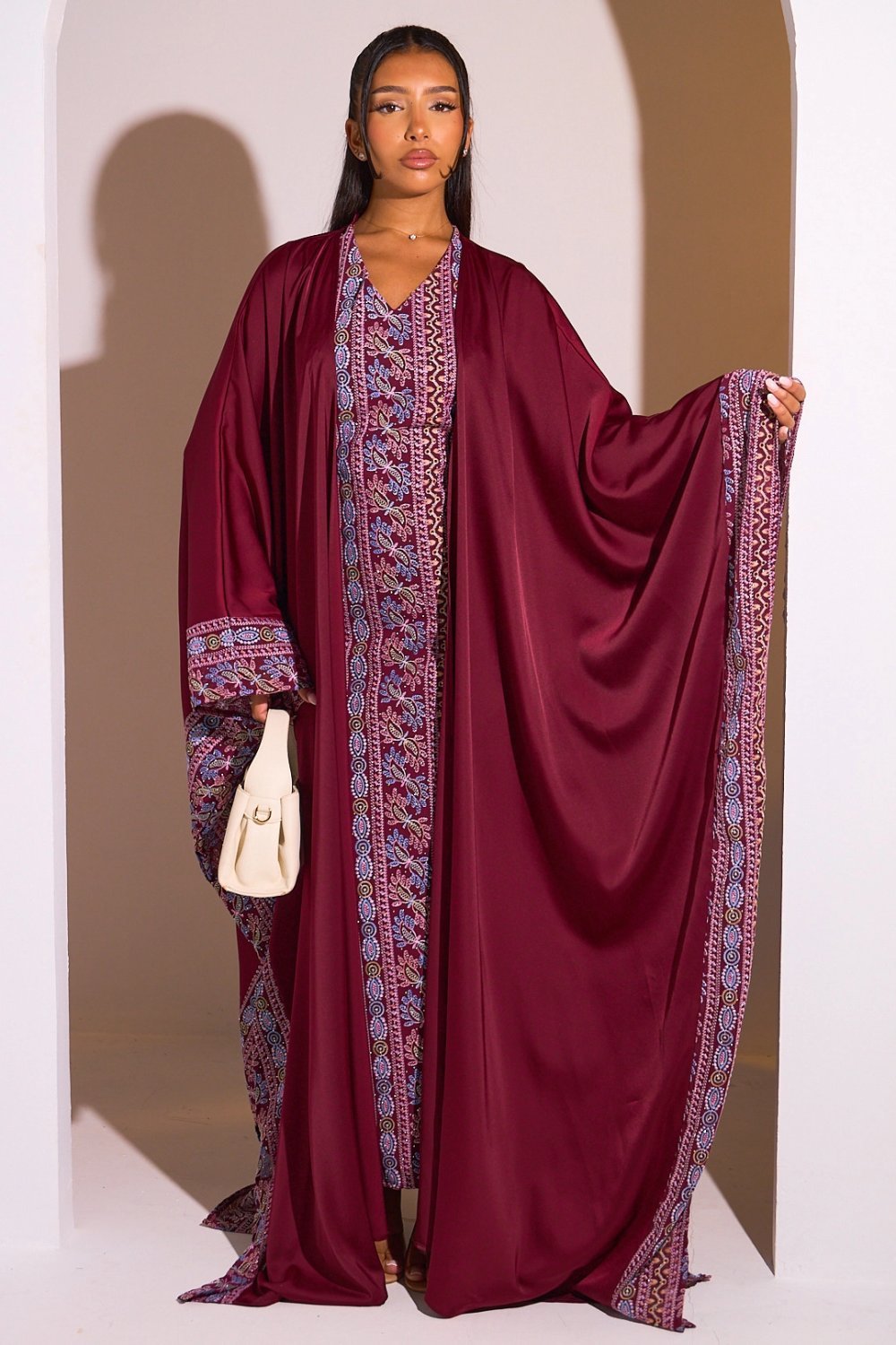 Abaya w kimono b motif géométrique bordeaux