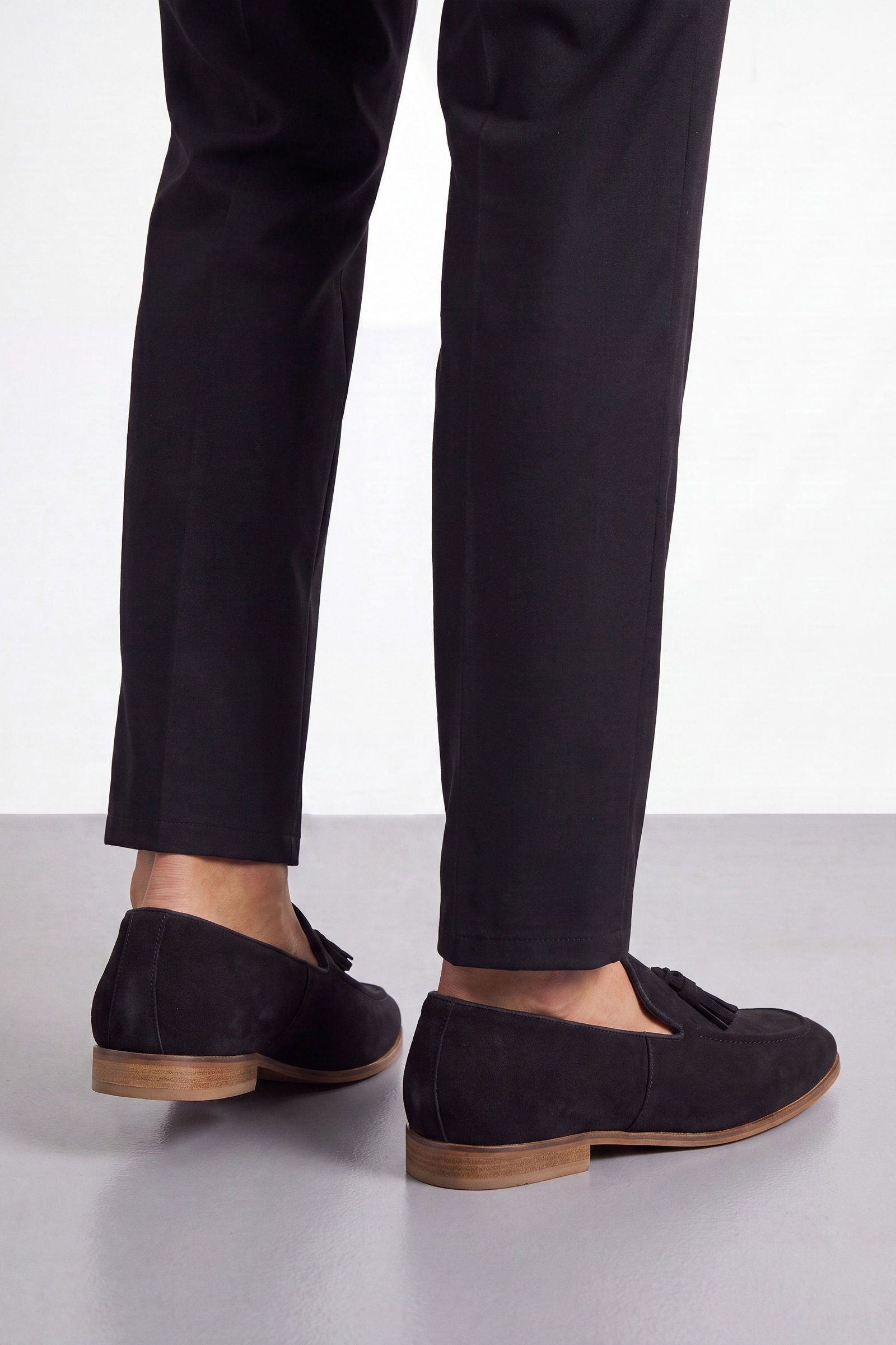 Mocassin à pompons en daim noir