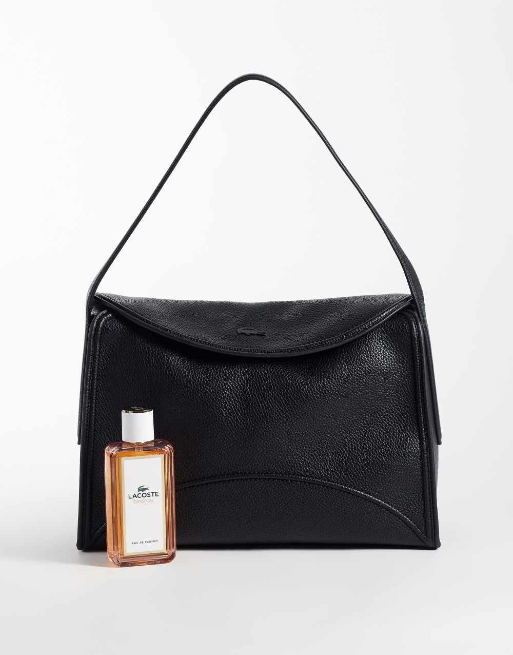 Flap shoulder bag in black