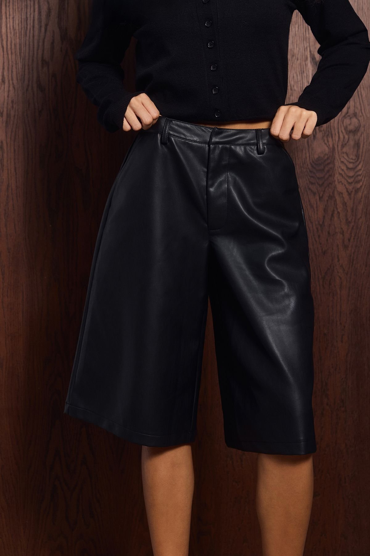 Jorts larges en similicuir