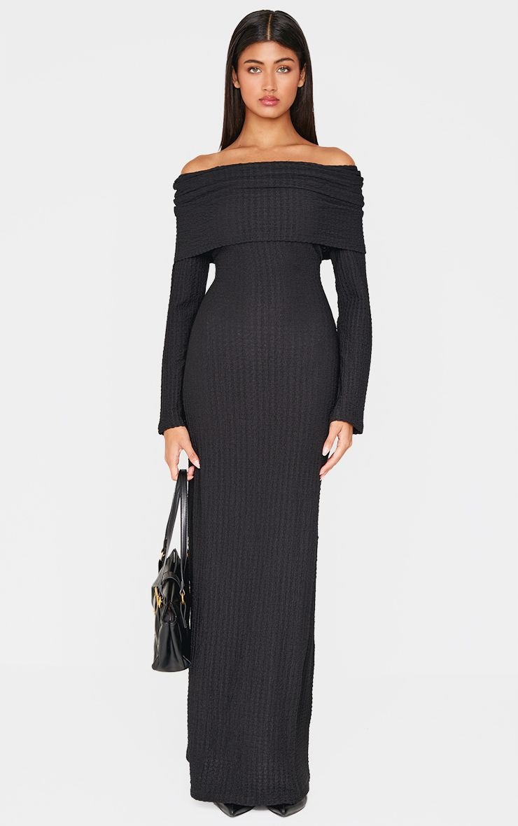 Robe Maxi À Manches Longues Avec Col Rabattu Extrême Et Texture
