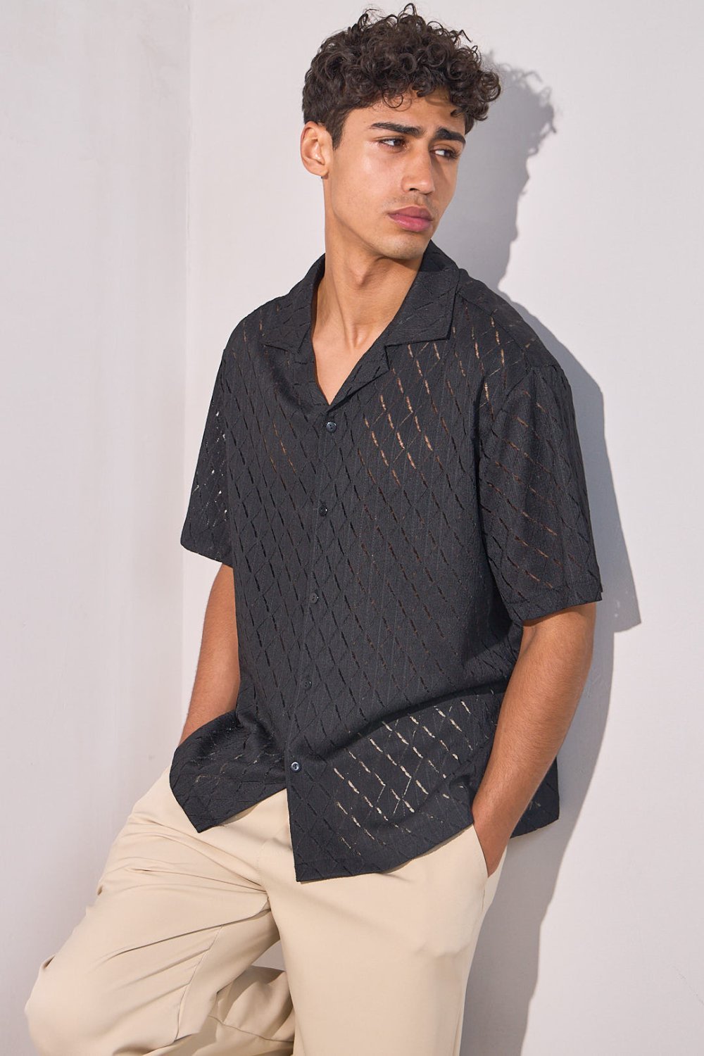 Chemise ajourée manches courtes noire