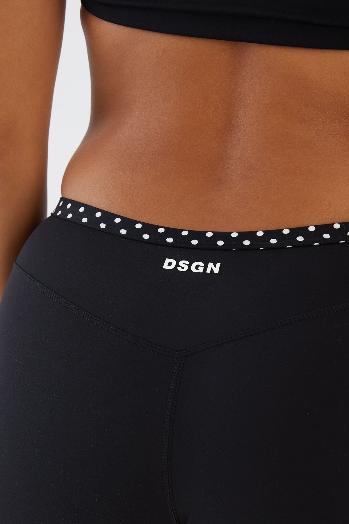 Short de sport moulant à pois - Noir