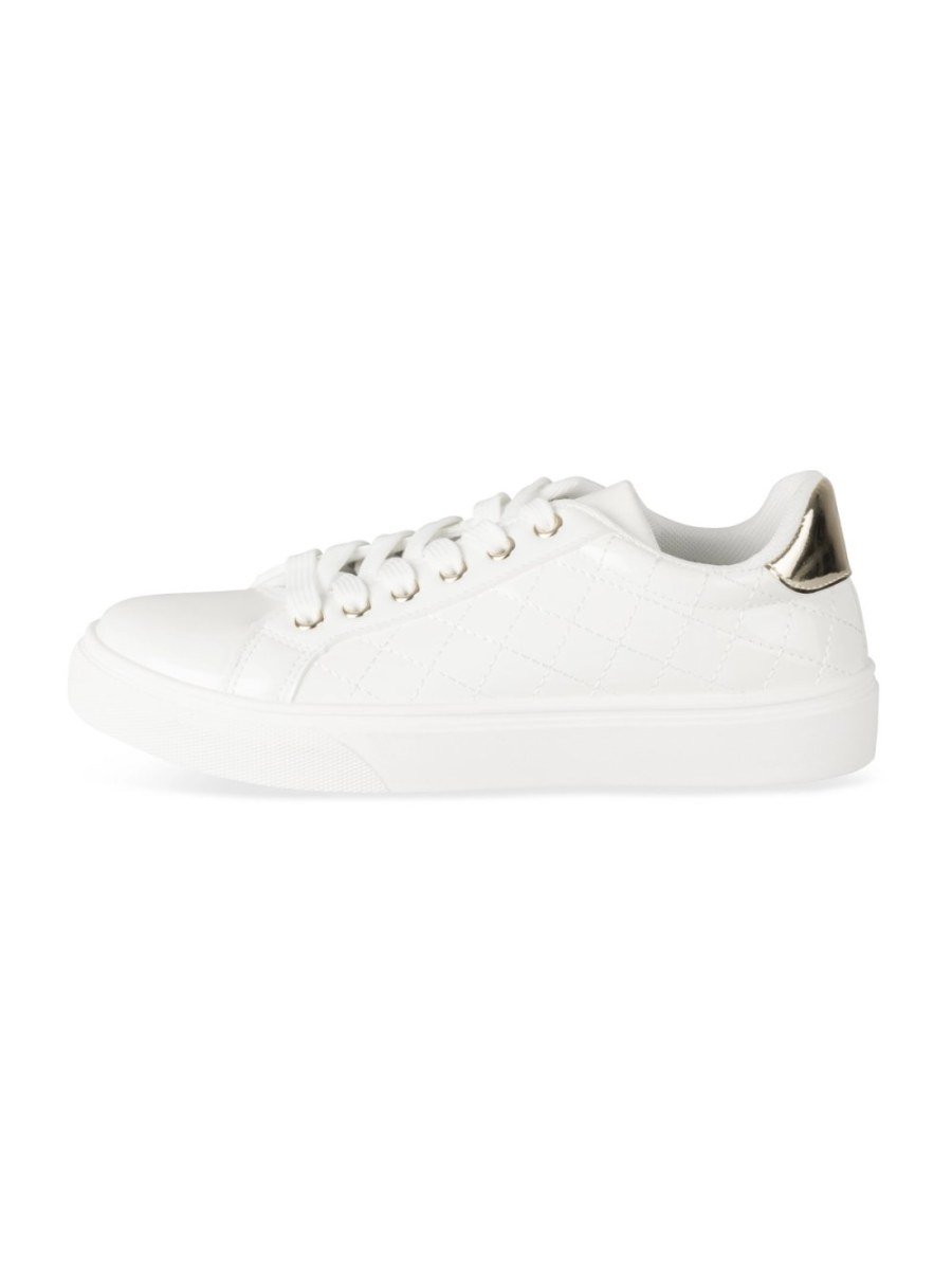 White quilted sneakers, gold heel tab