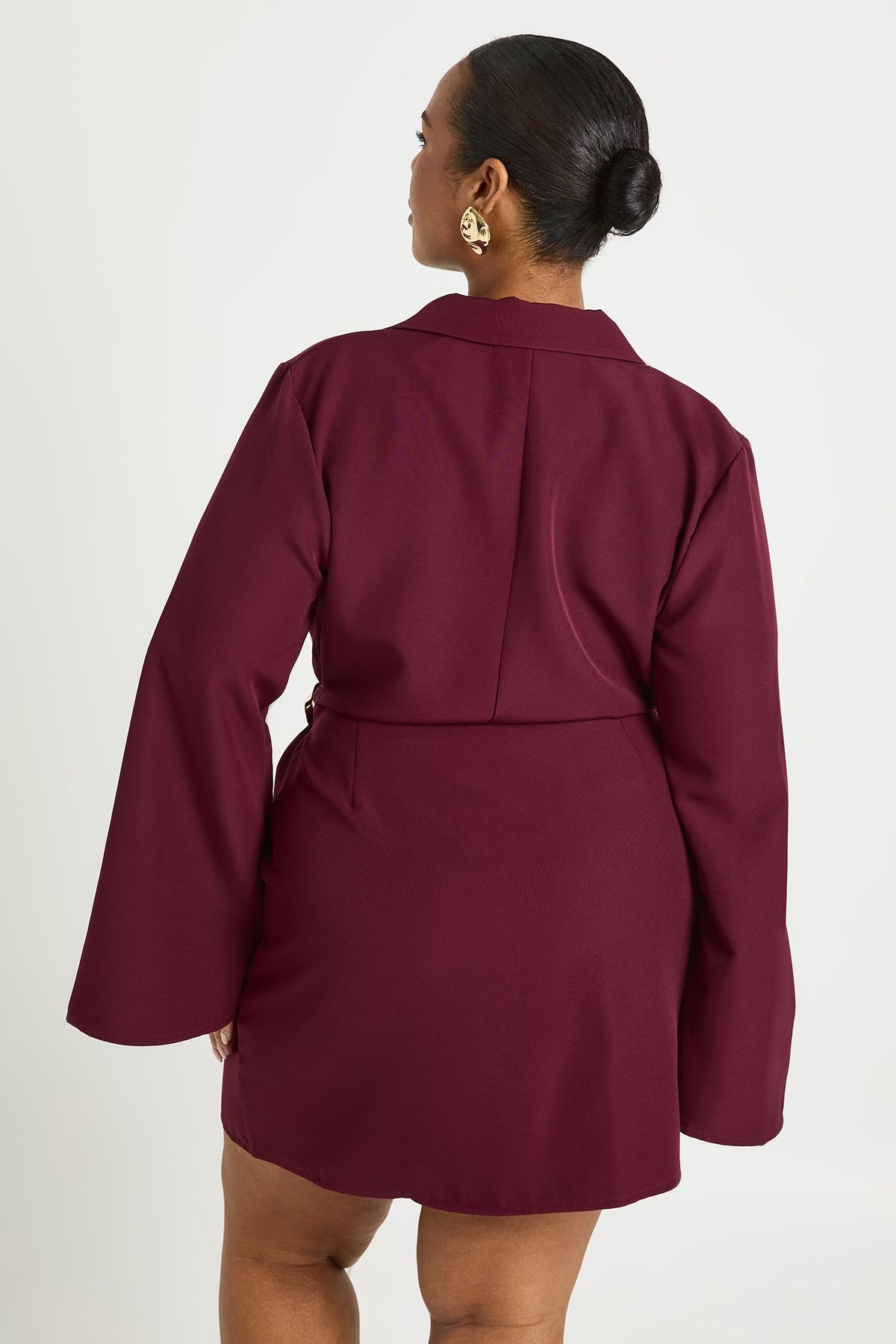Robe blazer grande taille cintrée avec détails de boucle et ceinture nouée