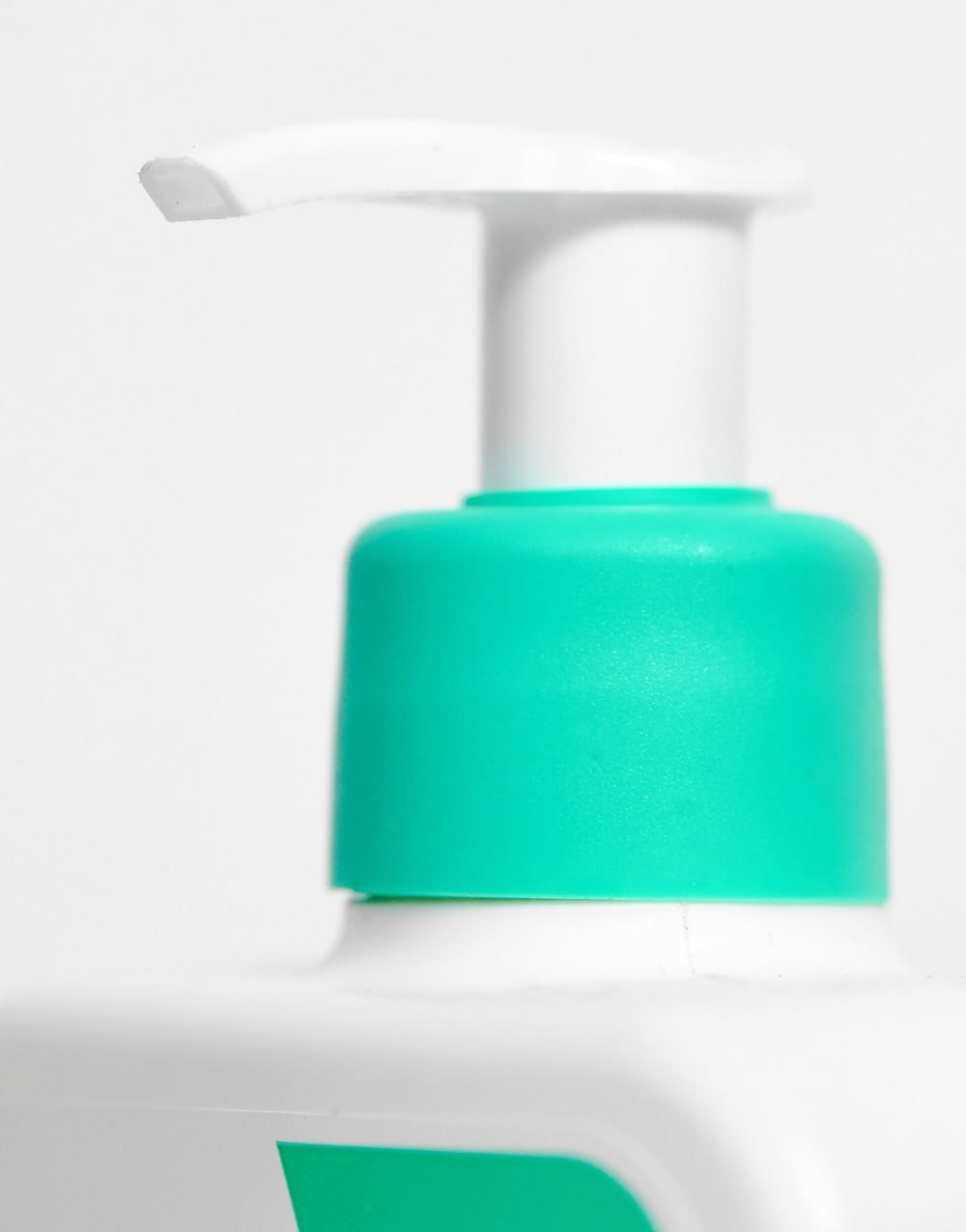 Niacinamide foaming cleanser, oily skin - 473 ml