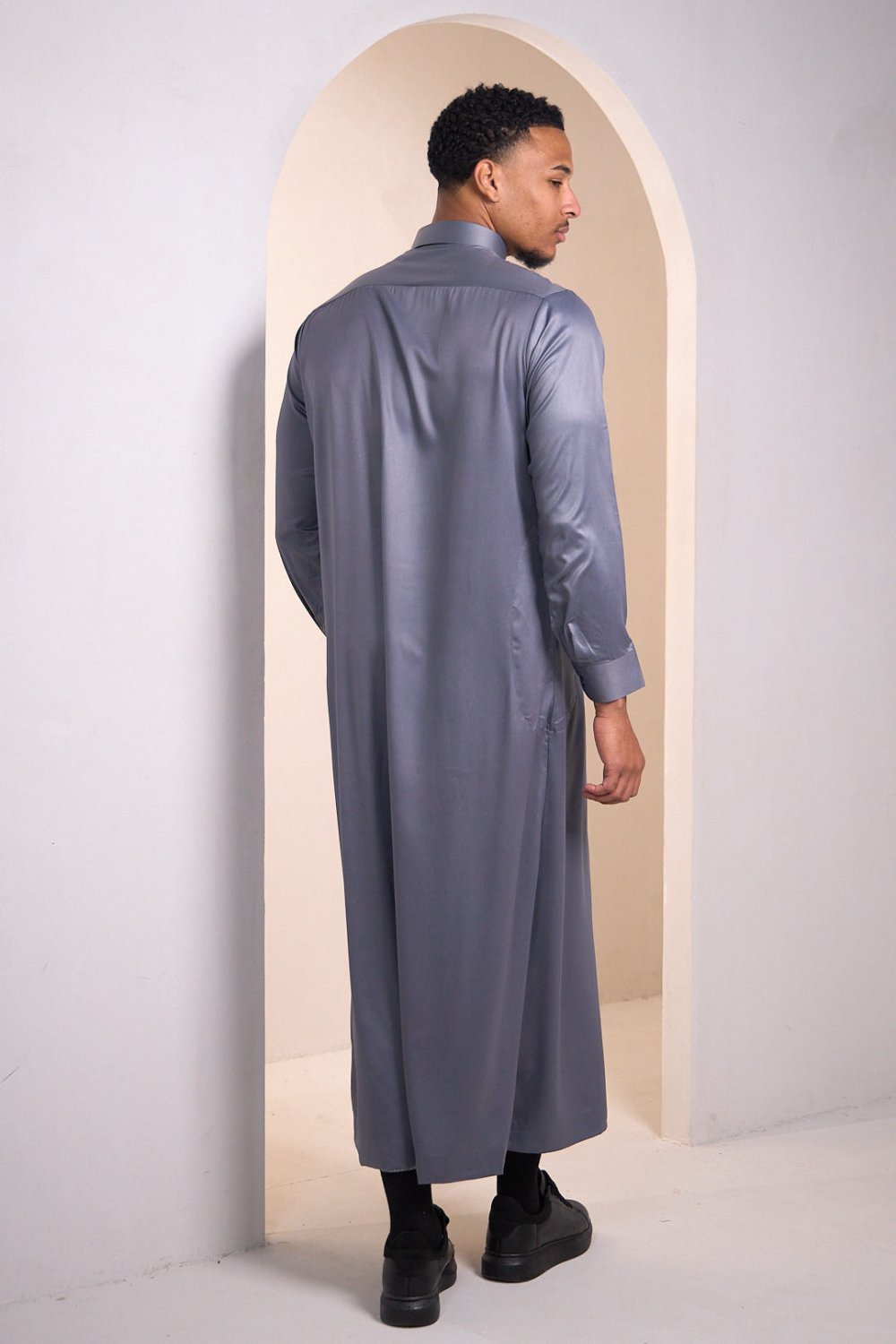 Qamis satiné col officier gris ghame9