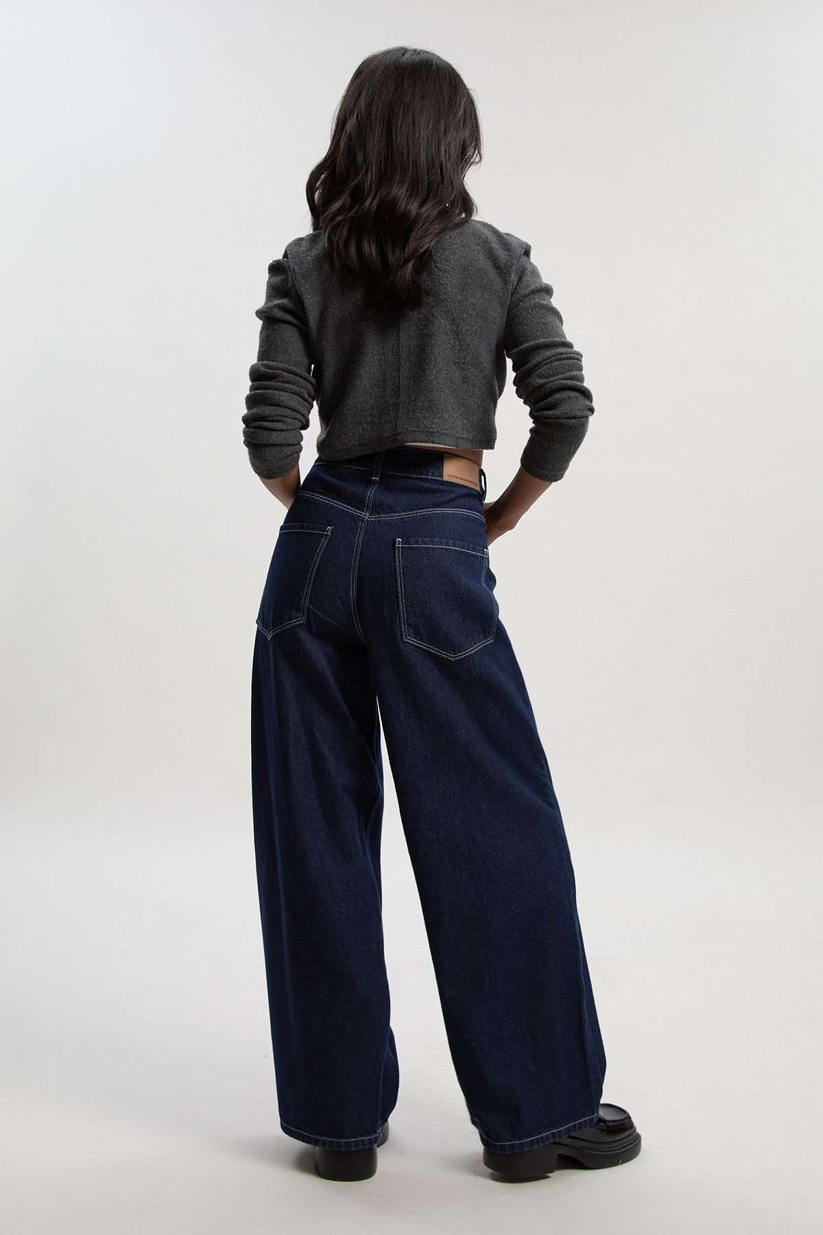Mid-rise relaxed fit jeans - Petite