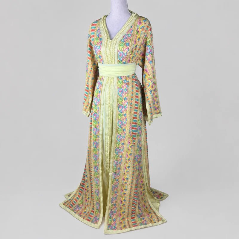 Takchita en sari jaune pastel à motifs