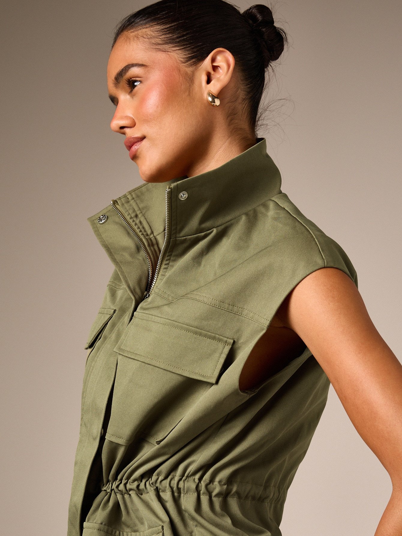 Gilet utilitaire oversize à col montant zippé