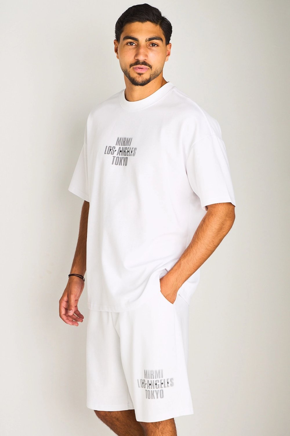 Ensemble t-shirt et short à inscriptions villes blanc