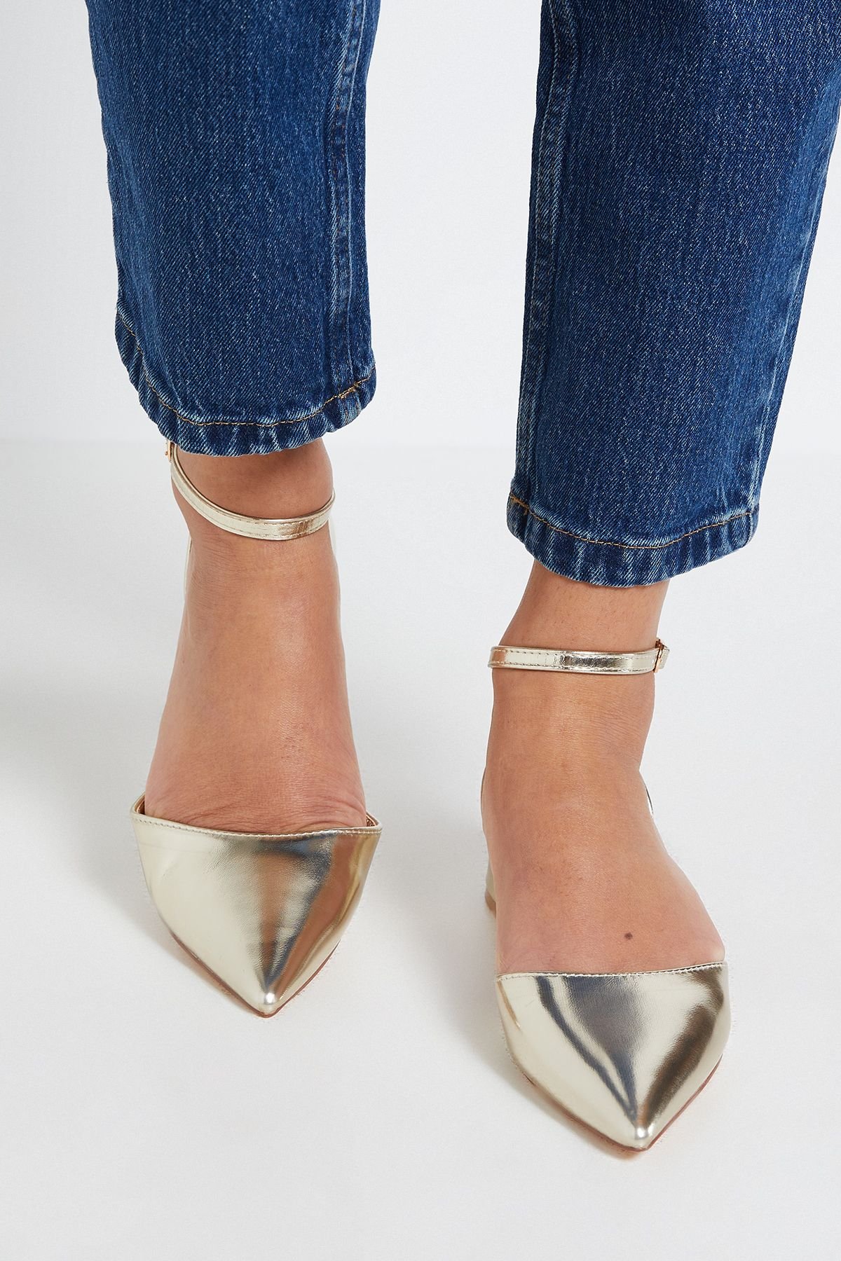 Pointed low block heel shoes - Gold