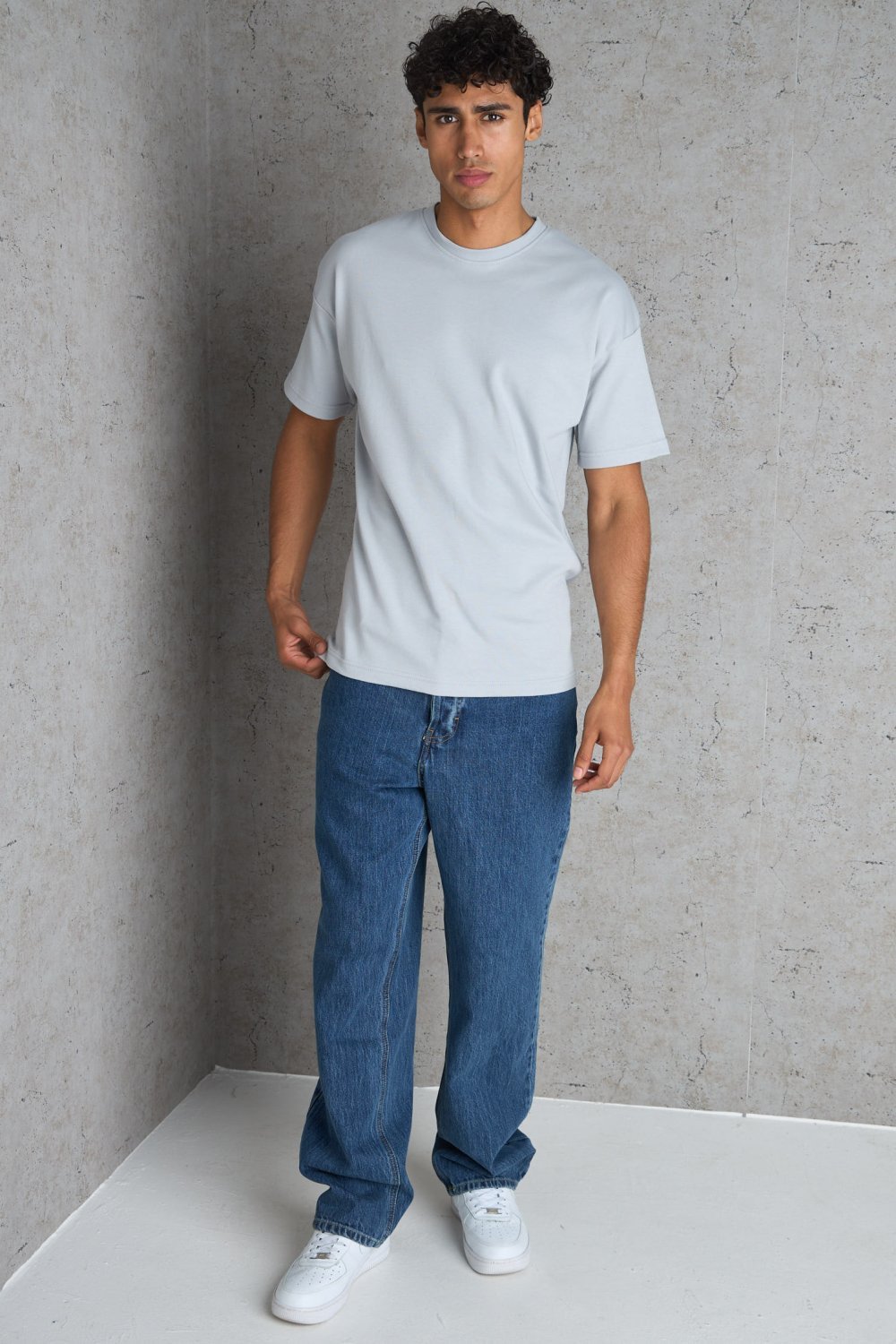Grey basic crew-neck T-shirt