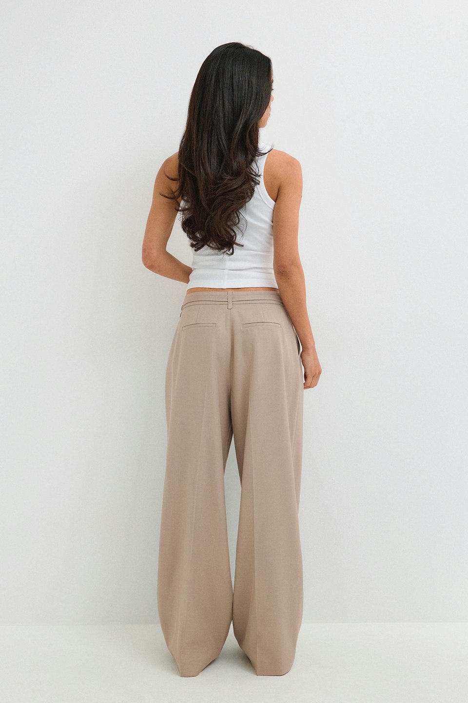 Mid waist belted trousers