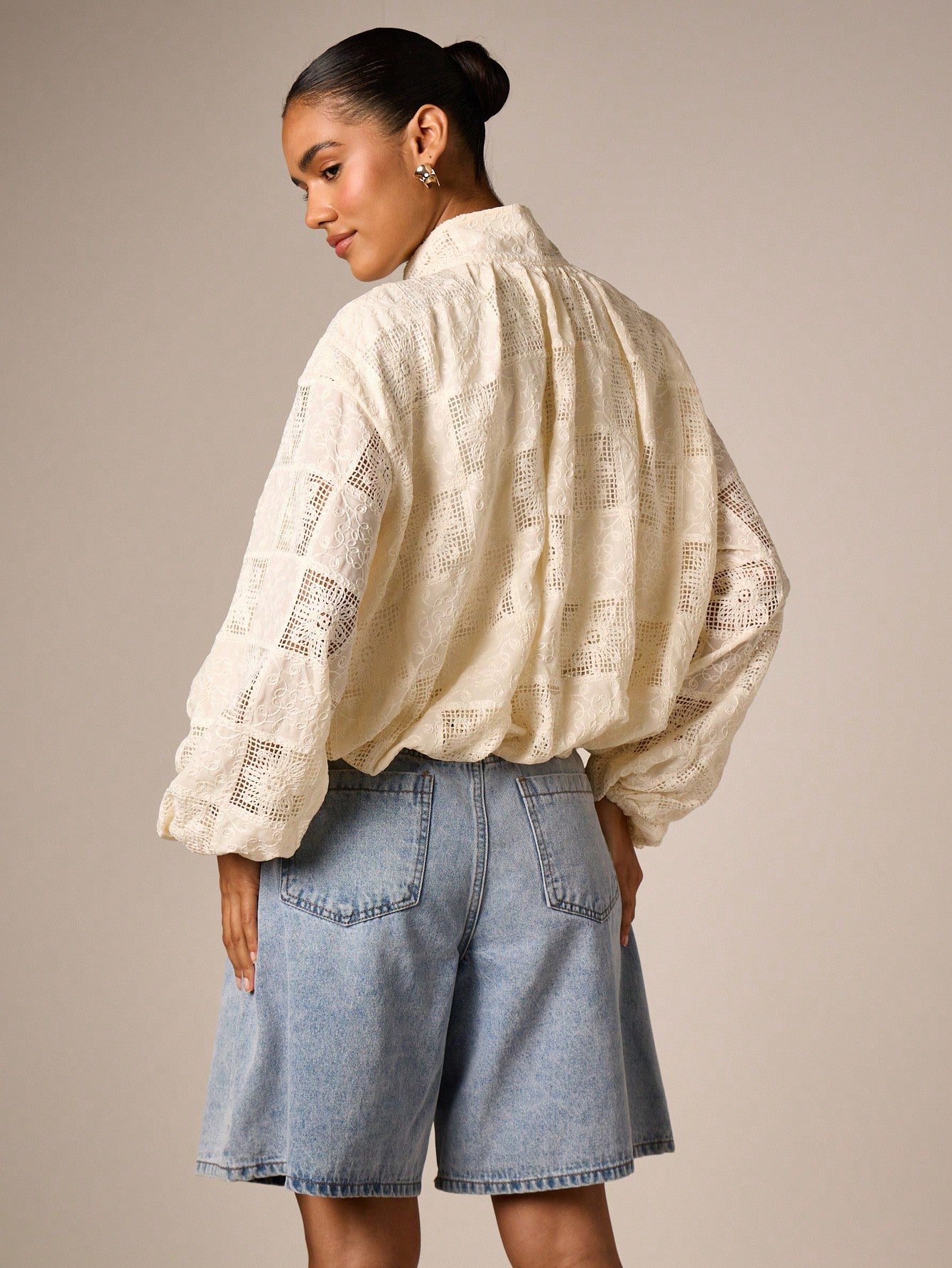 Veste zippée à ourlet en dentelle et manches ballon