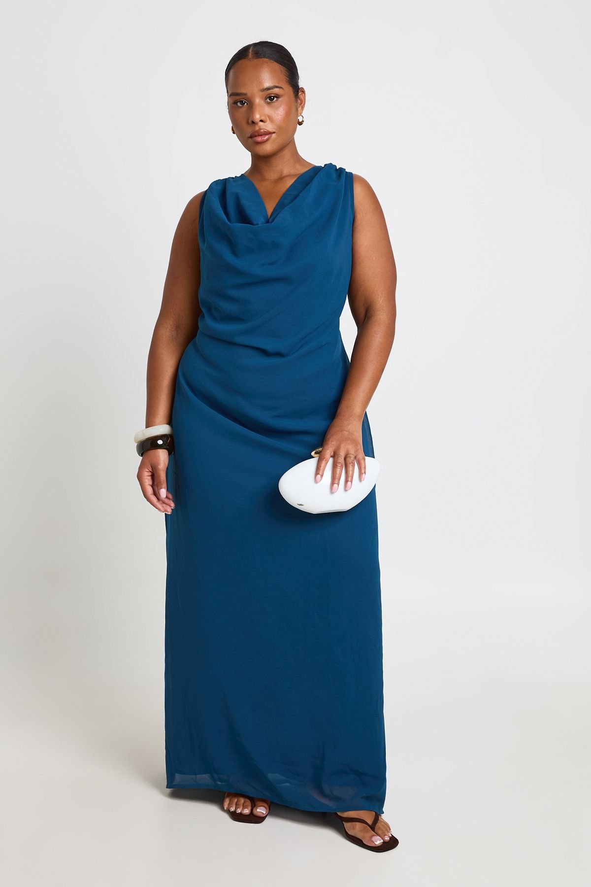 Robe Longue Grande Taille En Mousseline Avec Col Bénitier