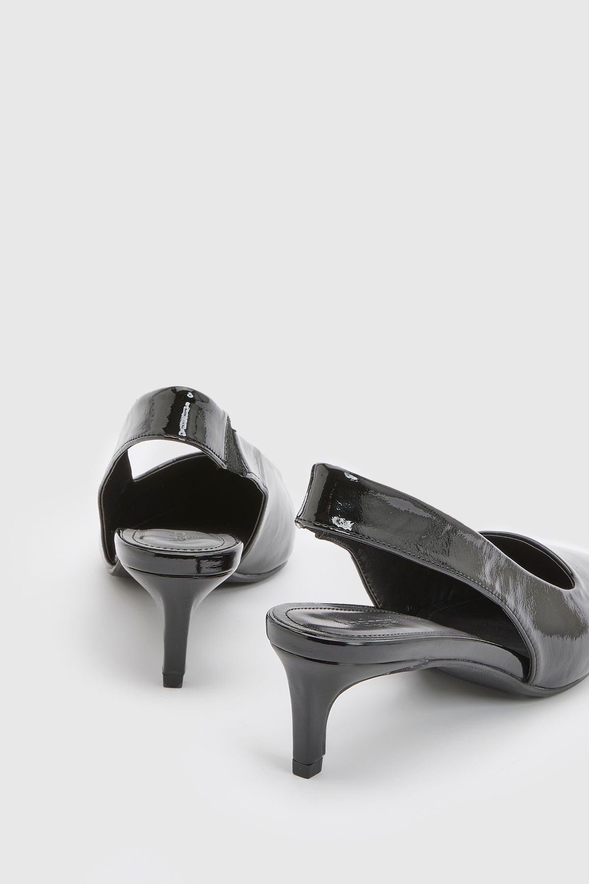 Escarpins vernis b talon sghir - Pied large