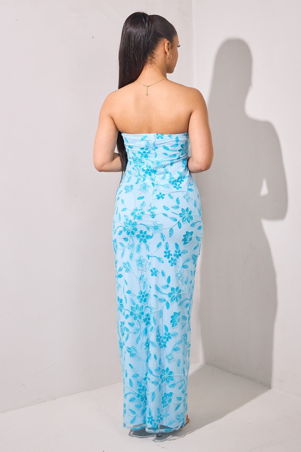 Robe bustier longue droite à perles bleu ciel