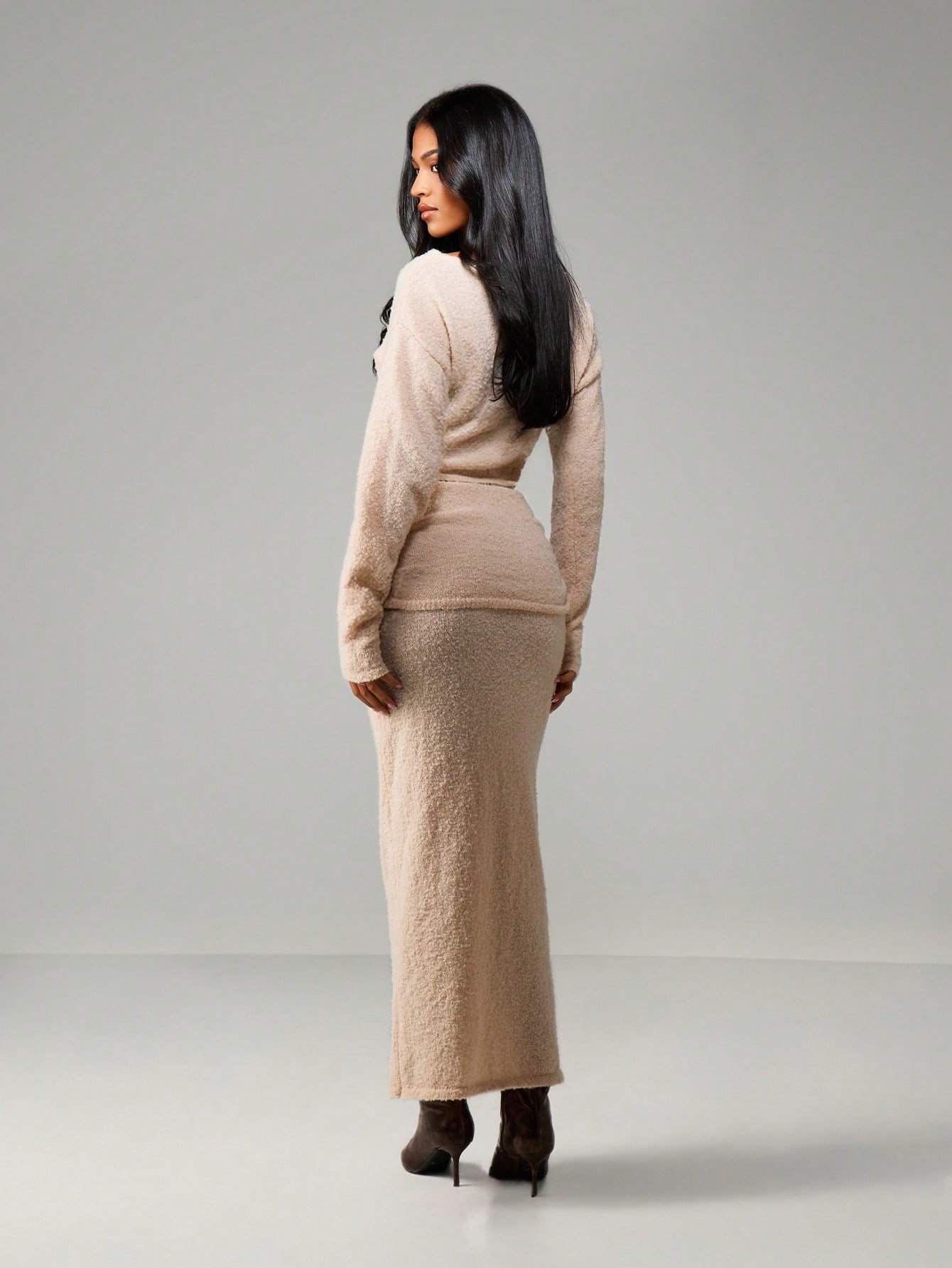 Ensemble Pull Court En Tricot Et Jupe Longue