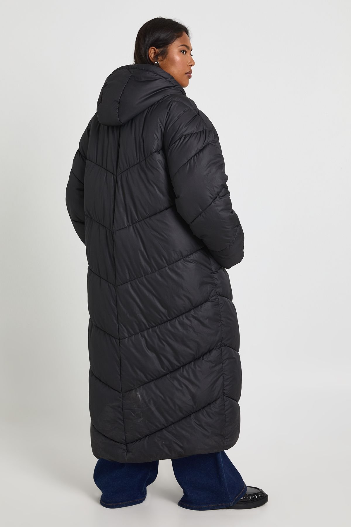 Plus doudoune maxi à capuche avec détails matelassés