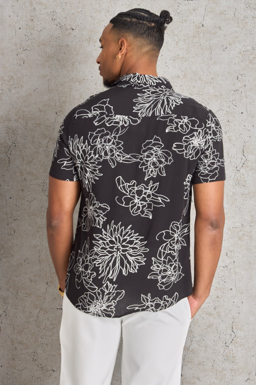 Chemise à fleurs manches courtes noire