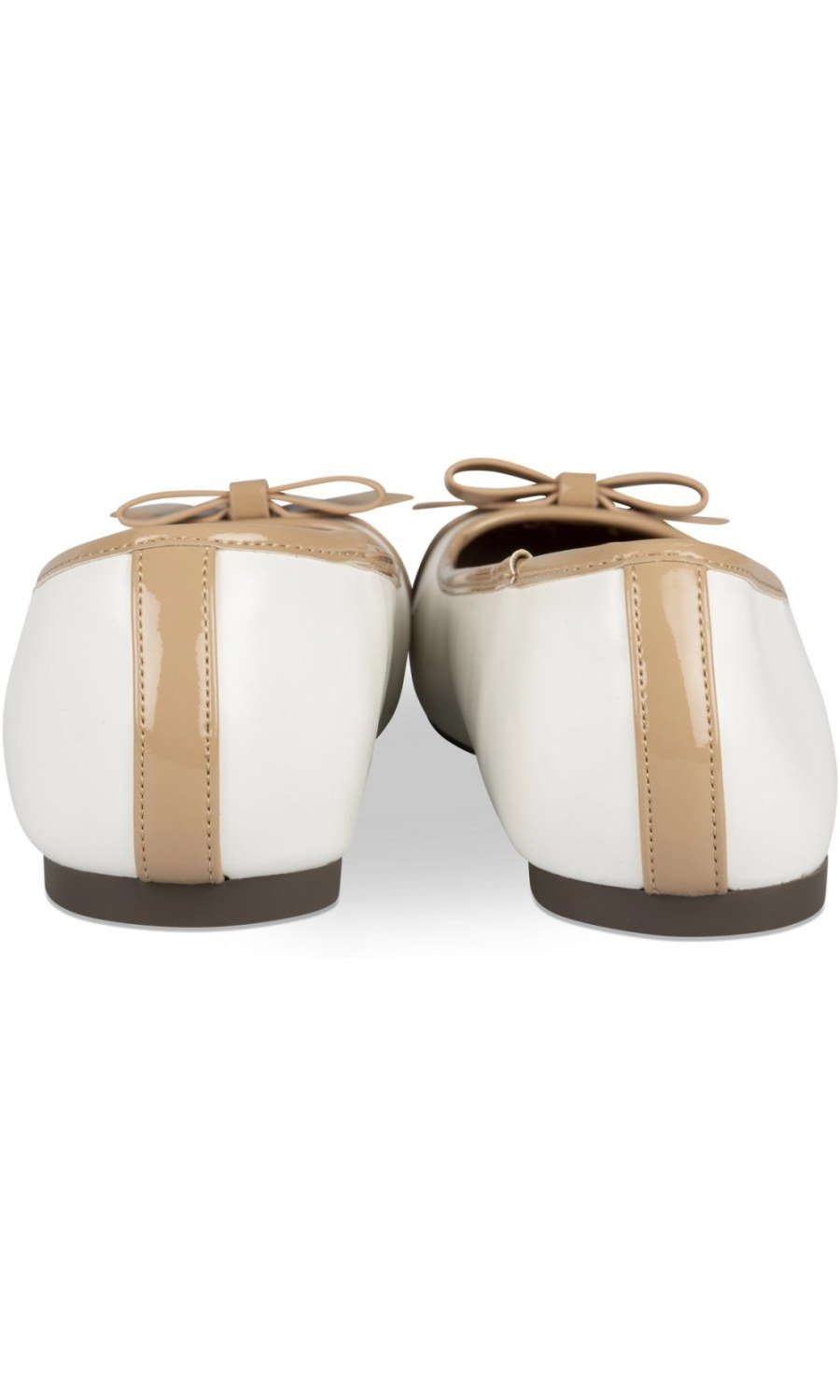 White ballerinas with beige patent toe