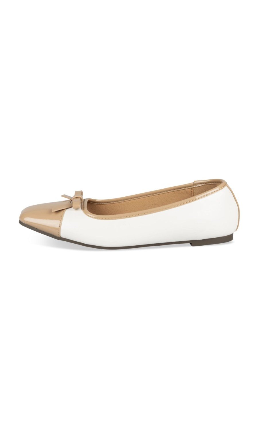 White ballerinas with beige patent toe
