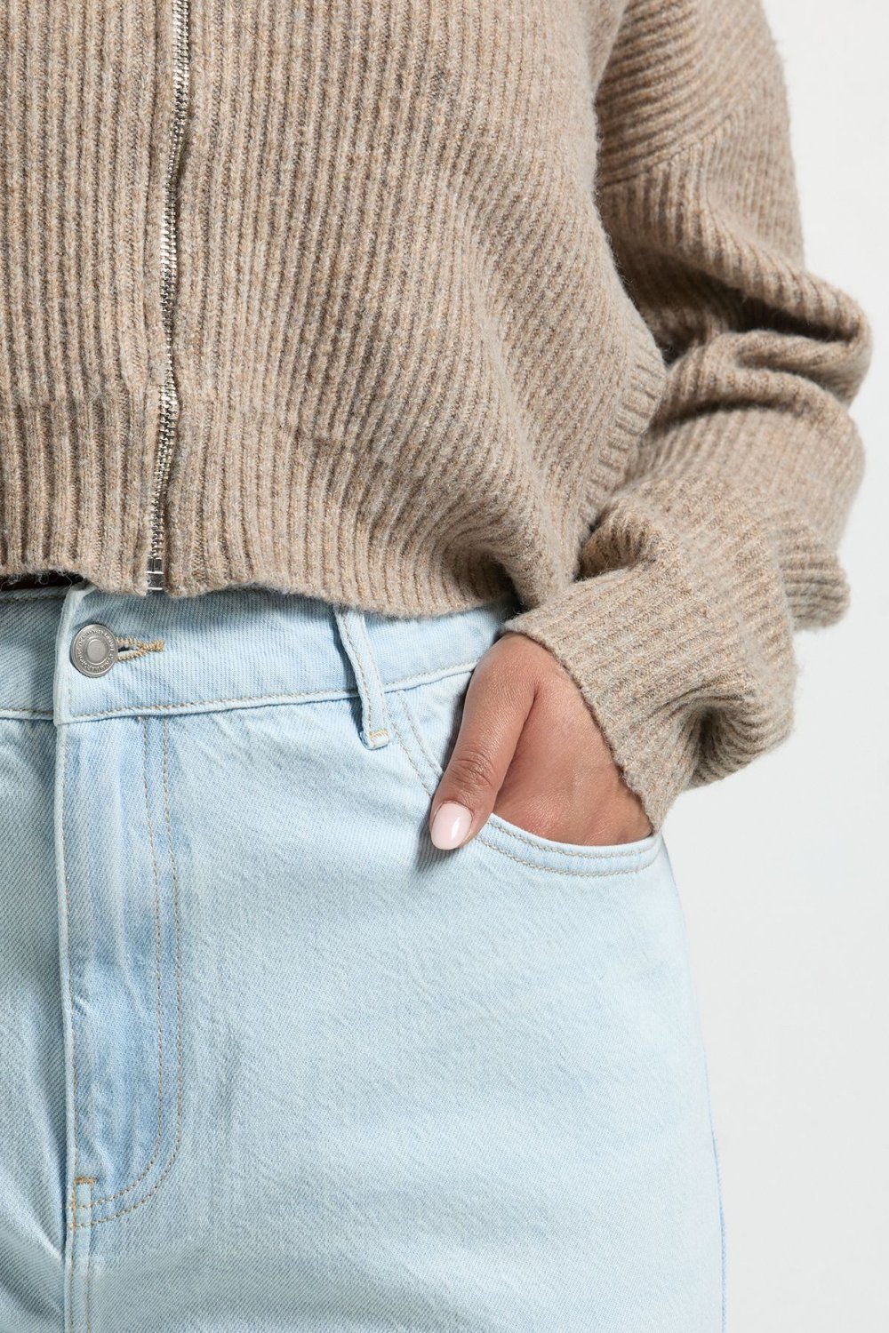Pale blue high-waisted straight leg jeans - Plus size