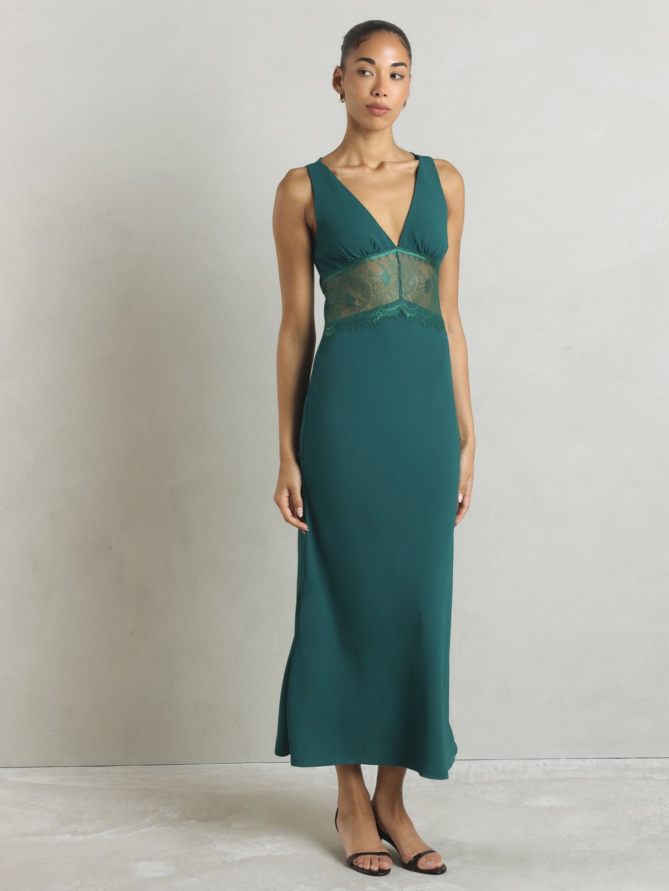 Robe De Soirée Élégante Et Sexy Avec Col En V
