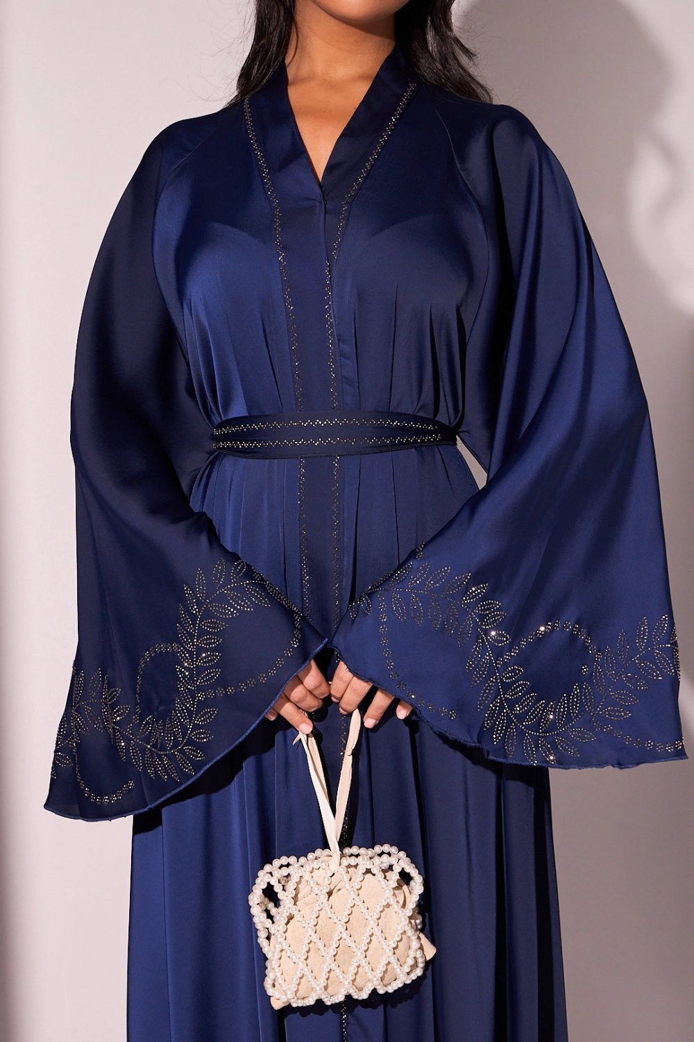 Abaya manches évasées à ligne de strass bleu foncé