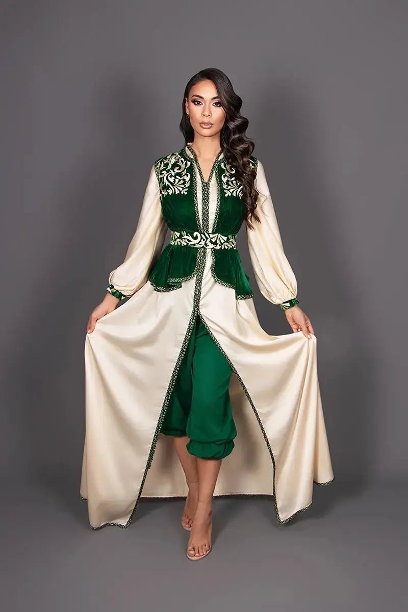 Caftan drap de soie avec pantalon et gilet velours