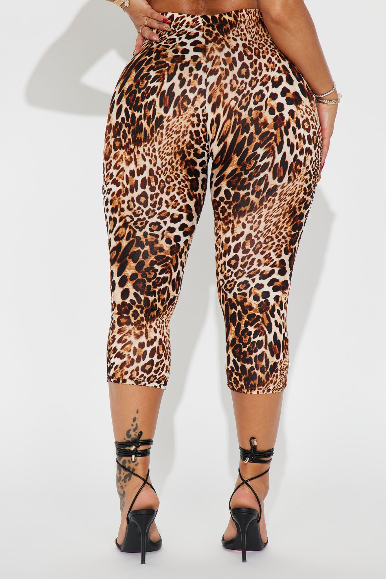 Leopard print capri leggings